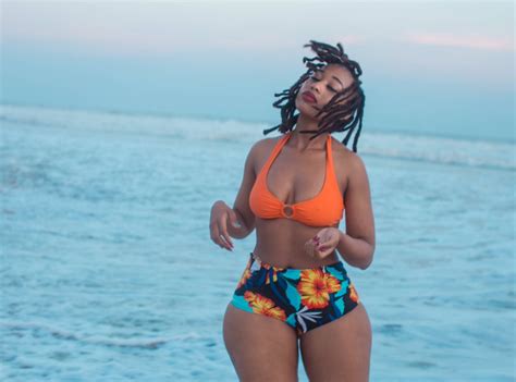 The hips seem to speak a language that only the eyes can understand, just in case you wanted to see whether the hips were real. Check out these photos of S.A model Mpho Khati, her big b ...