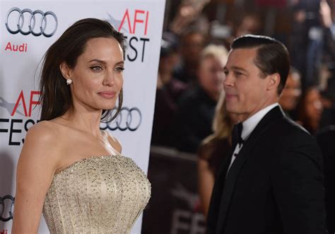 Although william bradley pitt was born a week before christmas 1963, in shawnee, okla., his father, who ran a trucking company, soon moved to springfield. Angelina Jolie raconte les scènes de sexe jouées avec Brad ...