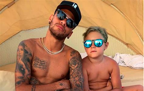 Bruna marquezine ist als schauspielerin erfolgreich. Lesionado, Neymar curte dia com o filho Davi Lucca | OFuxico