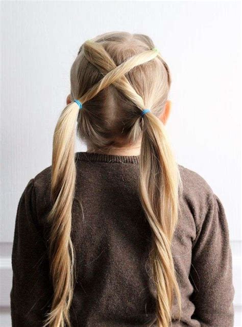 Vous cherchez une jolie coiffure facile et simple pour votre petite fille? Coiffure petite fille simple : 20 idées qui ne prennent ...