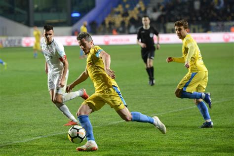 peˈtrolul ploˈjeʃtʲ), commonly known as petrolul ploiești, or simply as petrolul, is a romanian professional football club based in ploiești, prahova county, which plays in the liga ii. FC Petrolul - ACS Energeticianul 2-0/Oxigen în lupta ...