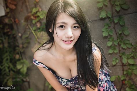 What sounds like admiration is just a basic a communist youth league member at one of china's top science universities, she boasts enviable skills in calligraphy, piano, flute and ping pong. chingcho, Taiwanese, Asian, Women, Taiwan Wallpapers HD ...