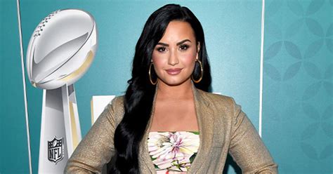 A pixie haircut is designed for not only old women but also contemporary ladies who want to have an edgy look. Demi Lovato Debuts Bright Pink Pixie Cut - PureWow