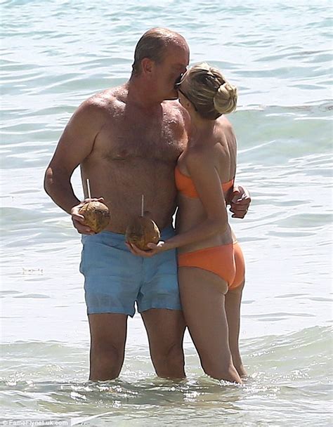 Danejones young blonde has her perfect moment. Kelsey Grammer with wife Kayte Walsh as they holiday in ...