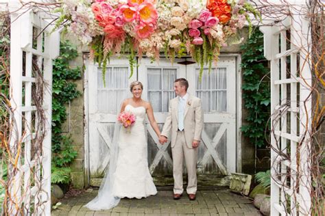 The photos by amelia strauss photography their wedding was filled with handmade details and heirlooms captured by bonnie berry photography. The Blue Dress Barn | Benton Harbor, Michigan, United ...