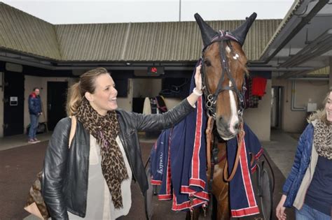 Une naissance qui approche à grand pas et qui comblera de joie les deux futurs parents. Photos : Laure Manaudou : enceinte et rayonnante auprès ...