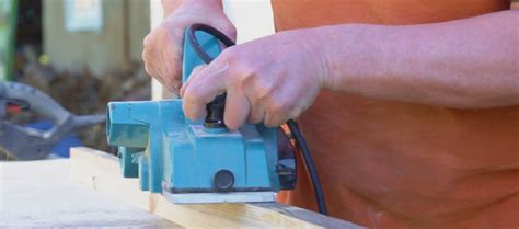 Daftar harga alat alat pertukangan kayu wood working alat tukang kayu modern, mesin kayu modern adalah hal mutlak yang harus anda punyai jika anda tentu pernah melihat alat serut manual yang dilakukan tukang sehingga memperlambat pekerjaan dengan peralatan modern tentunya lebih. Harga Alat Tukang Kayu | Daftar Harga & Tarif