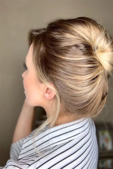 From long hair to curly hair to everything in between, an appropriate style. The French Twist in just a few simple steps with Pony•O ...