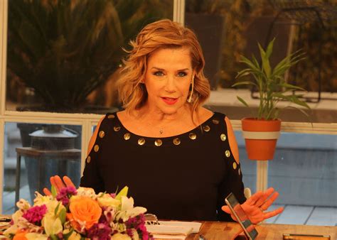 Marcela tinayre posa en un café parisino. Marcela Tinayre: "Mirtha debería haber estado en la promo con Susana y Marcelo" - laubfal
