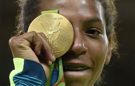 Quantas e quais foram as olimpíadas que o atleta michael phelps competiu? Rafaela Silva: Negra, pobre e Silva: o primeiro ouro da ...