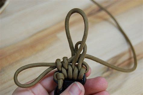 Getting the hang of successfully tying the monkey knot comes with practice and patience. How To Make A Paracord Belt: Step-By-Step Instructions (With images) | Paracord belt, Paracord ...