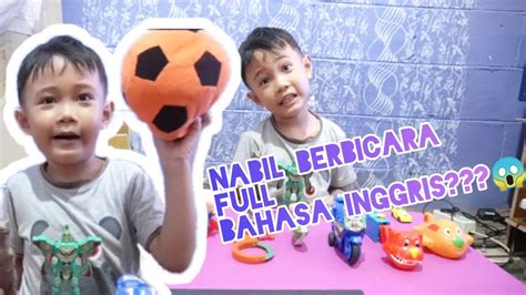 I am currently living in makassar, with my uncle. Nabil Ngenalin Mainannya Pake Bahasa Inggris, Dasar Bocil ...