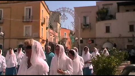 Maria ci precede, anticipa quella che sarà la sorte finale dell'umanità. Festa della Madonna dell'assunta del 15 agosto 2011 - YouTube