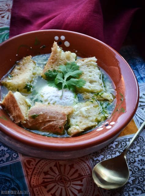 Selecionamos para si as receitas da cozinha portuguesa com mais relevo na cultura gastronómica dos portugueses, desde o famoso pastel de belém. AÇORDA ALENTEJANA, SOPA PORTUGUESA | Recetas de cocina ...