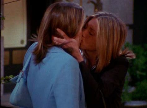 Liplock episode between wiona and jennifer aniston. tumblr_ly2oj4DxYT1qfsv0eo1_500.gif (500×368) | Friends tv ...