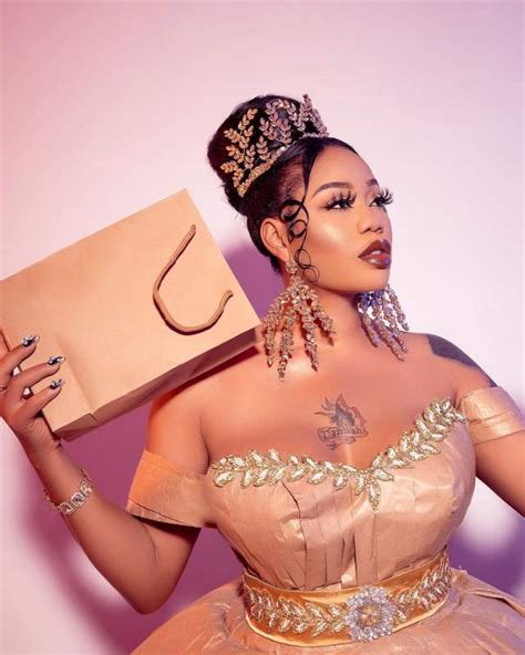 Nigerian socialite and fashion designer, toyin lawani has announced the death of her father. Toyin Lawani, controversial stylist loses dad - 1st for ...