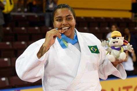 After 45 seconds, the first shido were distributed for passivity to the two medal contenders. Maria Suelen Altheman fica com bronze na categoria pesado ...