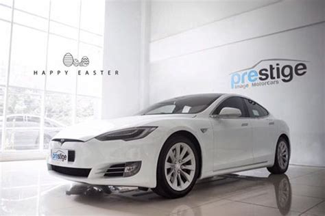 The car suffers from a cheap interior and a lack of physical buttons for essential functions like. Tesla Model S P100D Dibawa Prestige Motor dengan Harga 4 ...