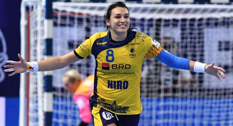 Cristina georgiana neagu statistics, career statistics and video highlights may be available on sofascore for some of cristina georgiana neagu and csm bucurești matches. Povestea Cristinei Neagu: de la fetiţa ce bătea mingea la cea mai bună handbalistă a lumii