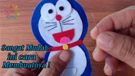 Begini cara membuat Boneka Doraemon dari kain flanel - YouTube