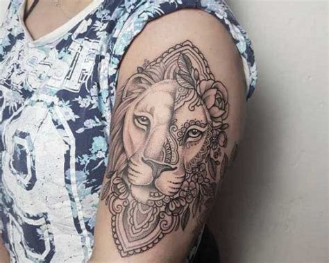 Superb mandala tattoo on shoulder. Leeuw tattoo: betekenis en 50 tattoo ideeën