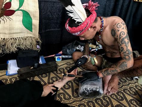 Traditional dayak tattoo in borneo. Tato, Bukan Sekadar Pola Tergambar di Kulit | Good News ...