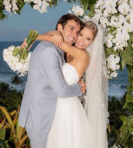 The pair married each other on 23rd december 2005 at a church in sao paulo. Beautiful Wife of Football Player Kaka - TOPTENFAMOUS ...