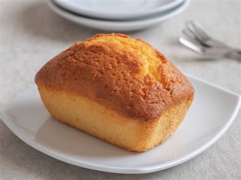 This recipe is one from a local b&b that i replaced all the sugar with substitutes because i. Loaf Pound Cake Recipe | CDKitchen.com