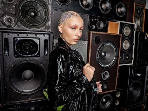 Initial signs of androgenetic alopecia usually develop during teenage years leading to progressive hair loss. Schweinfurterin Julia F. tritt bei „Germany's next ...