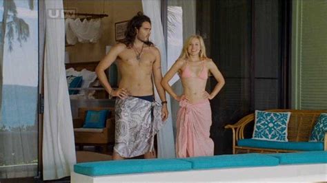 Along with girlfriend sarah marshall (kristen bell), a popular action series star, he lives a carefree slacker life, composing television soundtracks forgetting sarah marshall impressed me almost immediately by managing to be both hilariously offensive and sentimental, often at the same time. Retro Bikini: Kristen Bell Wears Pink Bikini On Forgetting ...