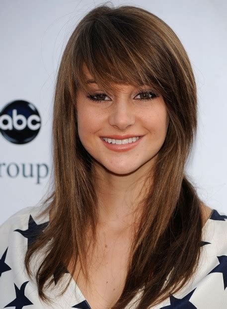 Straight hairstyle with blunt bangs. Latest Popular Hairstyles with Cool Bangs - Hairstyles Weekly