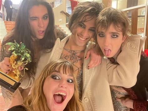 Nella finale della quinta serata maneskin cantano sul palco dell'ariston il brano 'zitti e buoni' in gara al festival di sanremo 2021. I Maneskin vincono il Sanremo anche sui social, i TIM Data ...