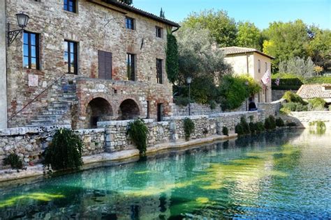 Le terme spa & resort è dotato di 36 camere in tipologia: Le Terme di Bagno Vignoni: benessere in Val d'Orcia ...