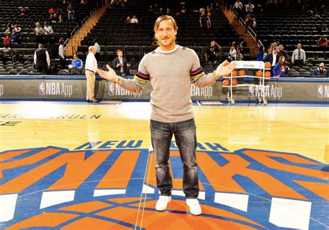 Indirizzo, telefono, contatti, risposta, posti vacanti. Totti in relax negli Stati Uniti e l'NBA lo celebra al ...