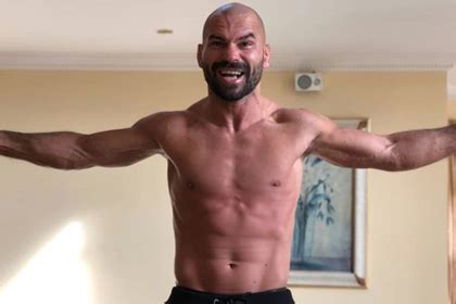 Последние твиты от artem lobov (@rushammermma). Друг Макгрегора ответил на предложение Кадырова подраться ...