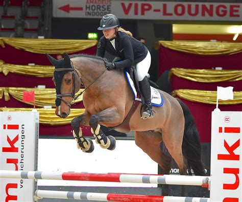 S m.st.*** bei den ichenheim classics 2021. Springreiten: Winter gelingt in Salzburg Sprung auf Platz ...