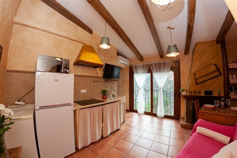 Casa tradicional de piedra y madera de dos plantas. Casa rural para 2 personas con Jacuzzi, Almería ...