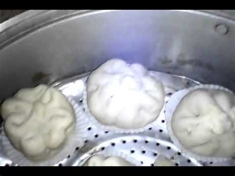 Bakpao merupakan salah satu makanan yang berasal dari cara membuat bak pao. CARA MEMBUAT BAKPAO BAKPAO SEDANG DIKUKUS DI UAP TERLEBIH DAHULU BIAR MENGEMBANG SEMPURNA - YouTube