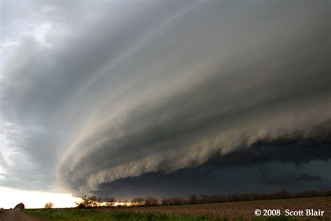 Cloud to ground from bow echo, for solo amplified cello score available for purchase at : May 6, 2008 - Great Bend, KS Bow Echo