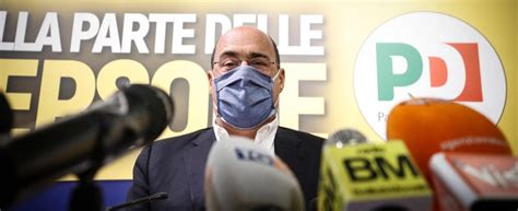 Il segretario pd, nicola zingaretti, ha annunciato le sue dimissioni in un post su facebook. Roma, si dimette l'uomo che imbarazzava Zingaretti - la ...