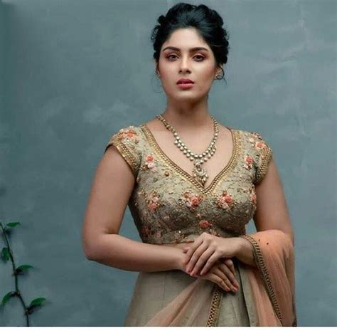 This is our collection of the hottest pictures of women wearing the saree. Pin on Beautiful