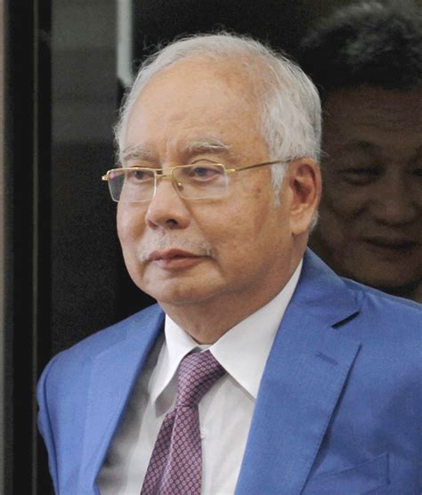 Mantan perdana menteri malaysia najib razak menghadapi serangkaian persidangan atas tuduhan korupsi sebanyak us $ 4. 11.11: Najib to know his fate on SRC case | Borneo Post Online