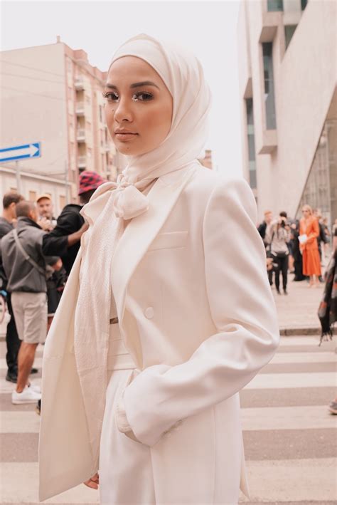 Neelofa tudung tutorial 2020 #neelofa #tutorial. Tampil Stail Hijab Penuh Di Milan Fashion Week, Neelofa ...