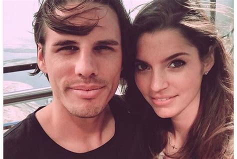 Yann is the 6'0″ goalkeeper for borussia monchengladbach and the switzerland national about yann's beautiful lady alina, there isn't much out there unfortunately thus far we know that she is 26, from cologne. Yann Sommer novia Archives - Fabwags.com