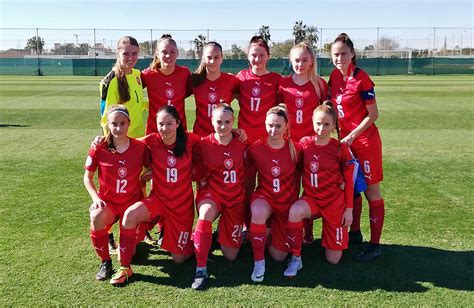 Čeští fotbalisté si ze skotského glasgow odváží těsnou porážku 0:1. WU17: Češky porazily Skotsko a ve Španělsku skončily třetí ...