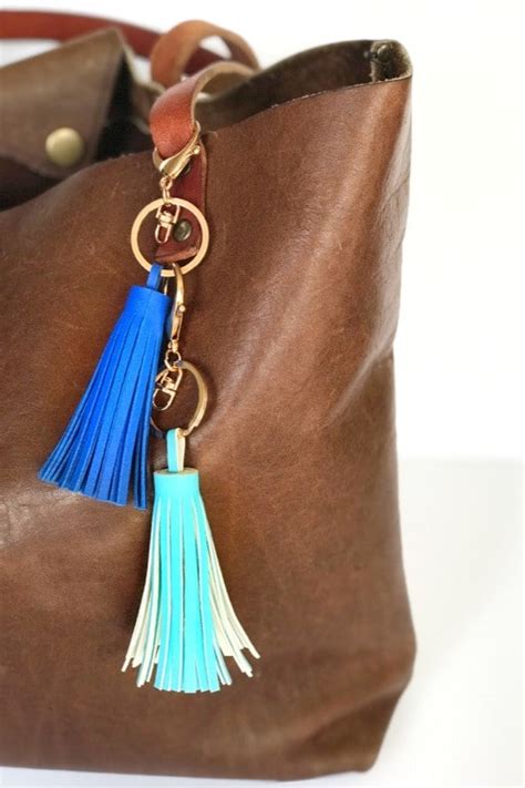 Little leather tassels are super cute and they can be used for so many different things. DIY Leather Tassel Keychain You Can Make In 5 Minutes - Decor Hint