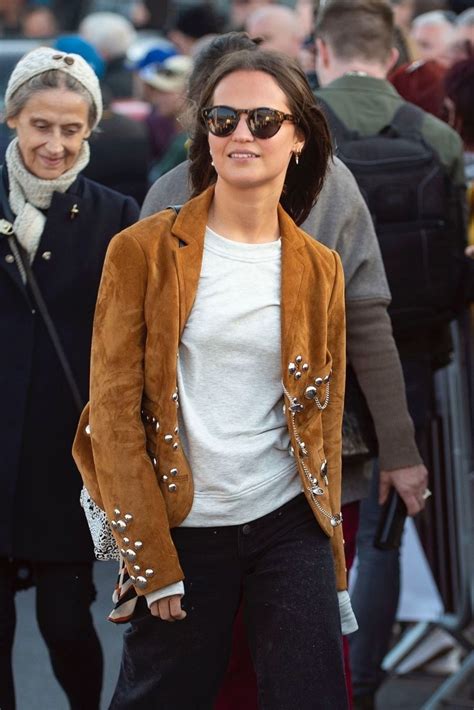 Alicia vikander and her husband michael fassbender were making the most of being mask free as they stepped out together in stockholm earlier this week. Alicia Vikander et Michael Fassbender, les amoureux en ...
