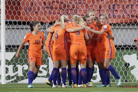 De kwalificatie verliep voor engeland vrij soepel aangezien het team met een zes punten voorsprong. Oranjegekte kan losbarsten: Nederland kwalificeert zich ...