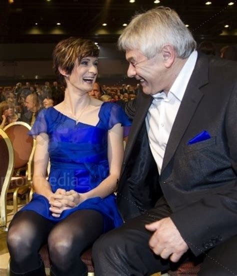 Трикратна олімпійська чемпіонка олімпіали у ванкувері, сочі. Sablikova Novak smile in blue - Martina Sablikova and Petr ...
