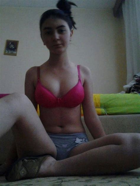 Watch now for free, no registration required Anak kost tetangga narsis ngangkang pamer vagina - Foto ...